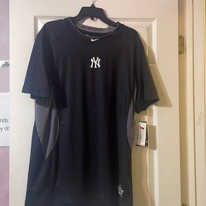 Nike Pro Combat MLB Yankee shirt
